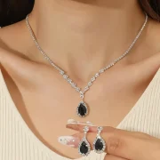 Zirconia Pendant Necklace & Earring Set