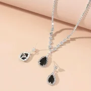 Zirconia Pendant Necklace & Earring Set