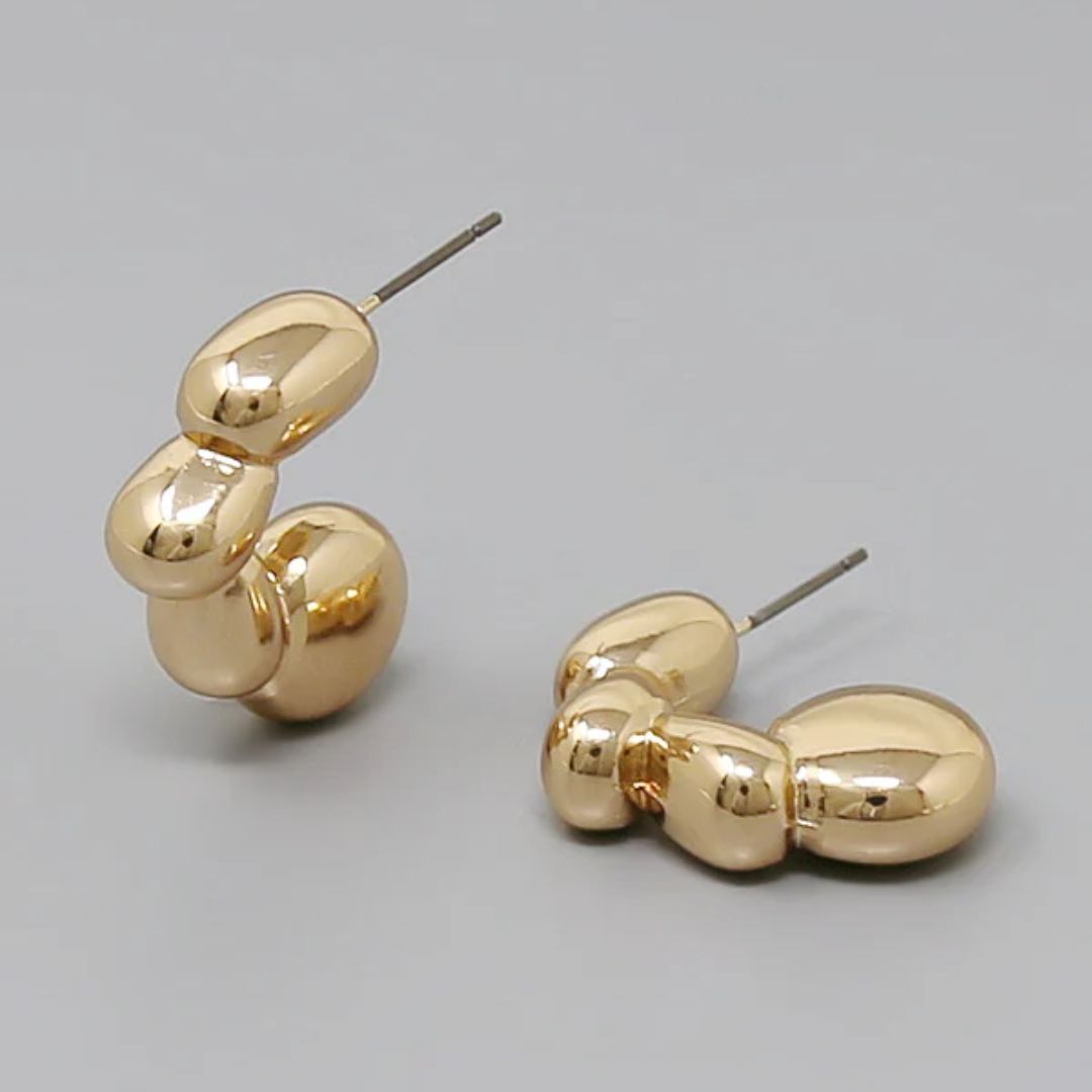 Pea Pod Shaped C Stud Earrings
